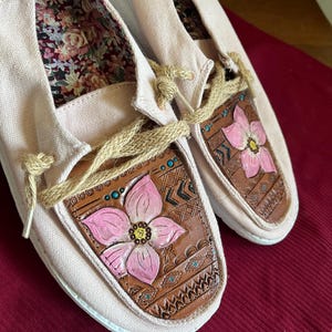 Hand tooled leather shoes sz 9