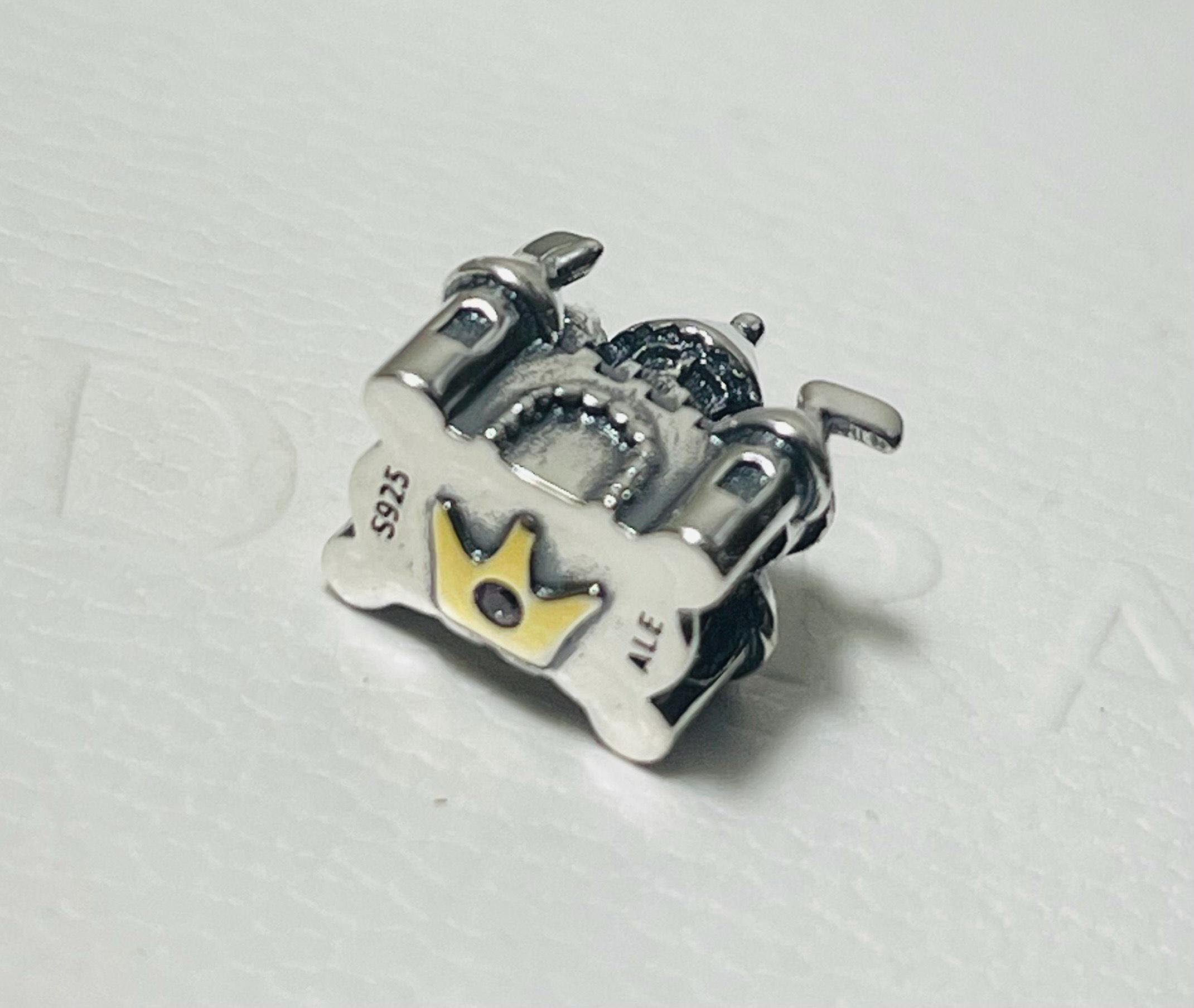 パンドラ　castle and crown charm 14k チャーム Pandora Sterling Silver & Gold-plated Crown Princess Castle