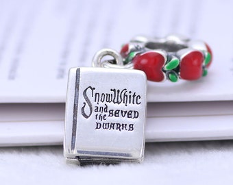 Disney, Snow White & Seven Dwarfs Book, Evil Red Apple  display picture 3