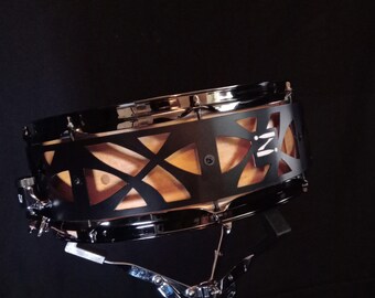 Maple snare drum, flat black, free floating