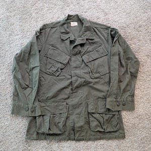Vintage Vietnam Era U.S. Army Jungle Fatigue Jacket OD Green Small