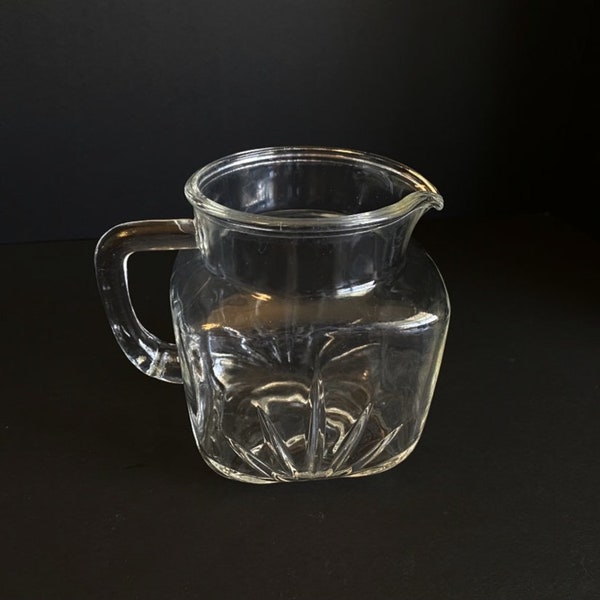 1950s Federal Glass Starburst Pitcher. 1 Quart Capacity.