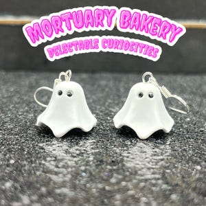 Ghost, Ghost Earrings, Ghost Charm, Acrylic Earrings, Halloween, Halloween Earrings, Kawaii Earrings, Kawaii Ghost, Spooky, Spooky Earrings