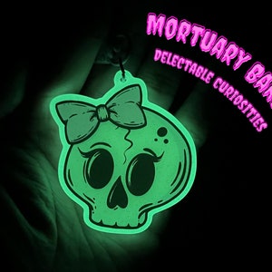 Glitter Epoxy Skull Keychain, Glow in the Dark Keychain, Skull Keychain, Acrylic Keychain