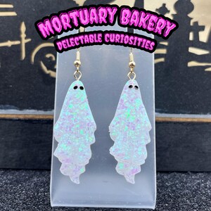 Ghost, Ghost Earrings, Ghost Charm, Acrylic Earrings, Halloween, Halloween Earrings, Kawaii Earrings, Kawaii Ghost, Spooky, Spooky Earrings
