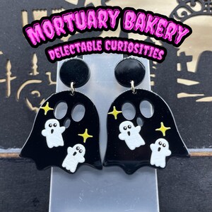 Ghost, Ghost Earrings, Ghost Charm, Acrylic Earrings, Halloween, Halloween Earrings, Kawaii Earrings, Kawaii Ghost, Spooky, Spooky Earrings