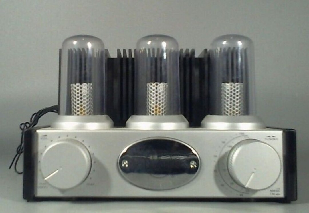 Lifelong Classic AM/FM Radio Nostalgic Lightup Vacuum Tube Model 2002