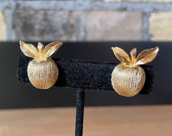 Vintage Gold Tone Sarah Coventry Apple Clip Earrings - Teacher Gift!