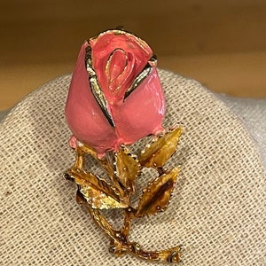 Unsigned Vintage Pink Rose Gold Tone Brooch - Enamel on Metal