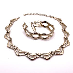 Vintage Signed Monet Gold Tone Necklace and Bracelet Set