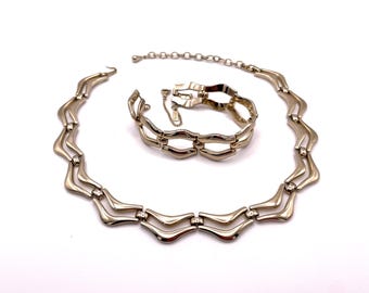 Vintage Monet Gold Tone Necklace and Bracelet Set - 1949 Michael Chernow Patent