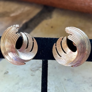 Crown Trifari Signed Gold Tone Clip Earrings