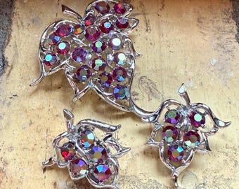 Conjunto de broche y pendientes de clip "Dazzling Aurora" de Sarah Coventry Vintage
