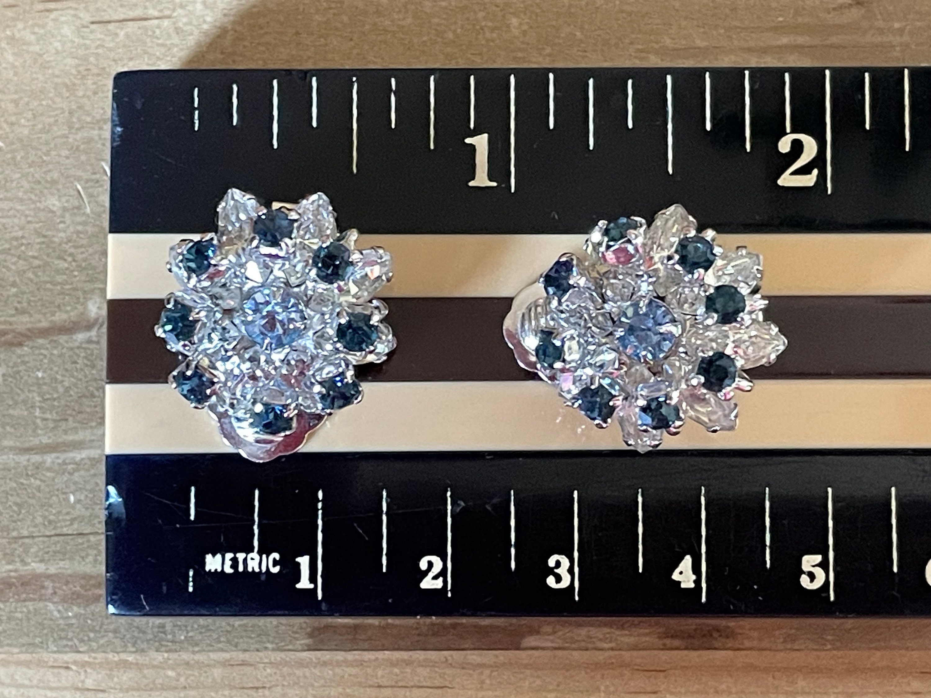 Boucles D'oreilles Vintage Clips Dorés Avec Strass Bleu Clair - Bijou Occasion En Bon état