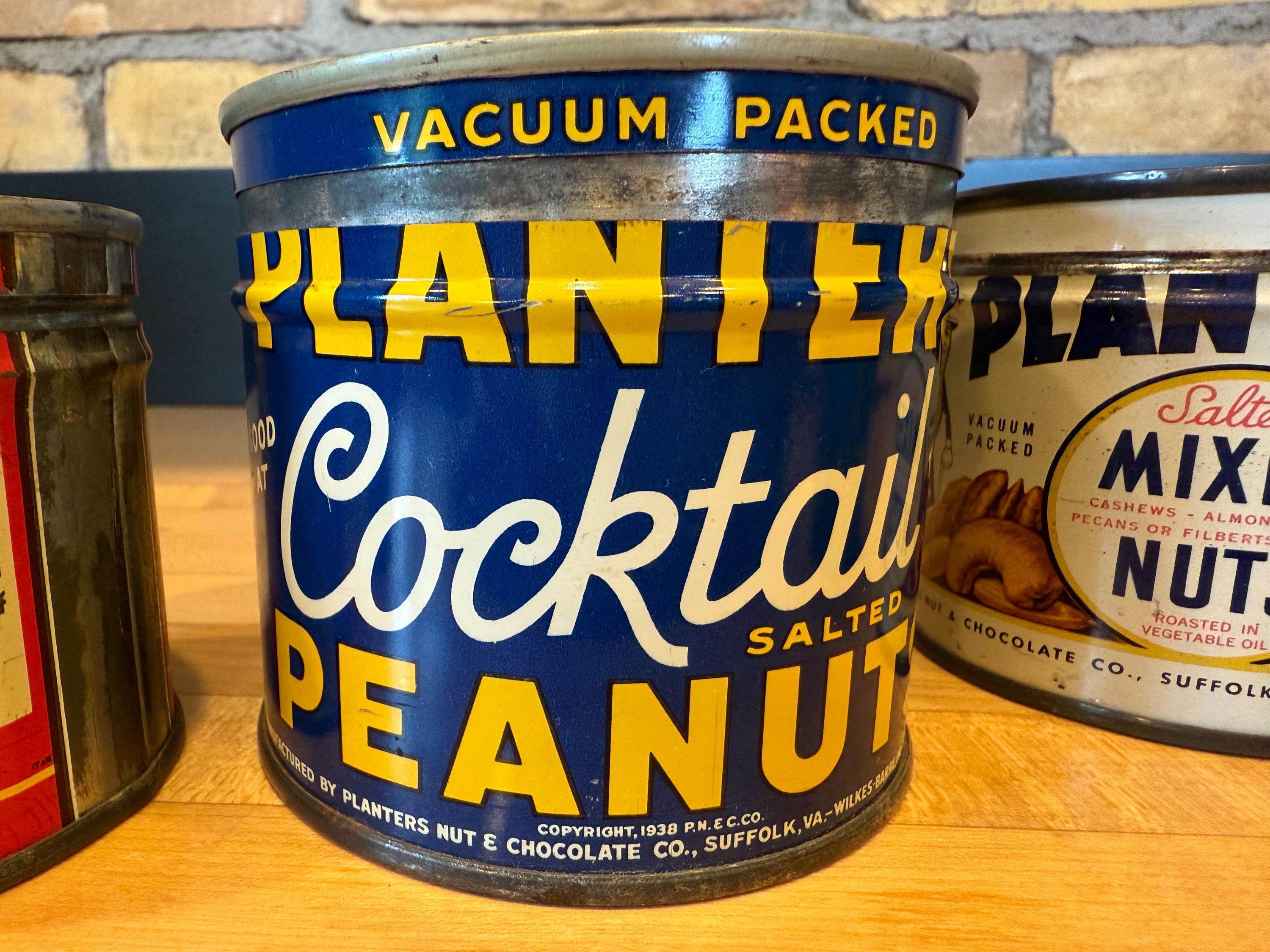 1938年と1944年のヴィンテージプランターズ缶 - お好みの味