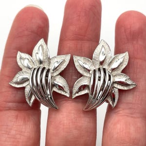 Vintage Crown Trifari Signed Clip Earrings - Silver Tone Flowers - 1960s - Mid Century