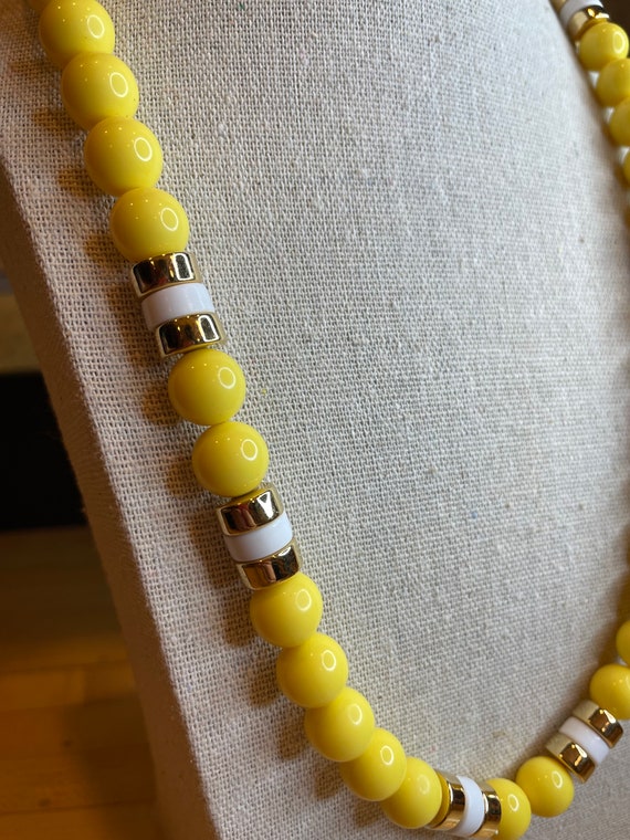 Napier Signed Vintage Chunky Yellow, White, and G… - image 2