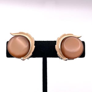 Vintage Lisner Signed Brown Thermoset Clip Earrings
