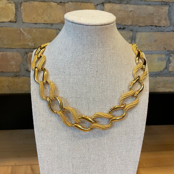 Napier Signed Vintage Gold Tone Chunky Necklace - 18.5” - 1980’s