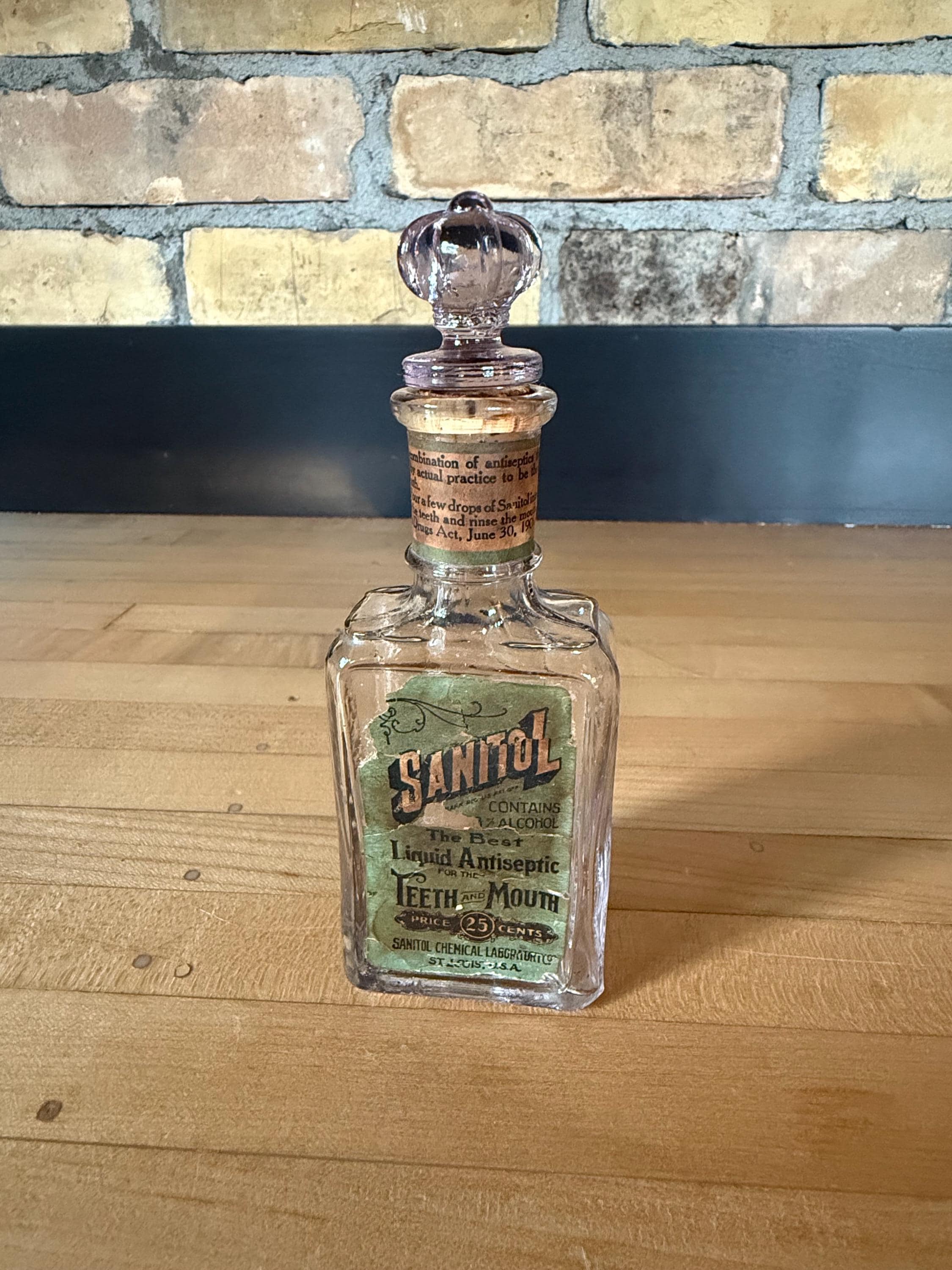 アンティーク 1906 年製 アメジスト ガラス製 サニトール液体消毒