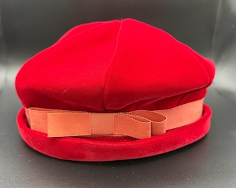 Vintage Red Hat With Velvet Bow, Netting, Mid Century, 1940s  display picture 2