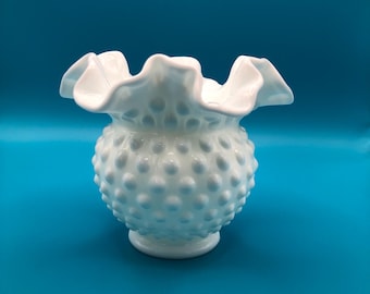 Vintage Fenton Milchglas Hobnail Rüschenrand Vase - Etwa 4 "Hoch