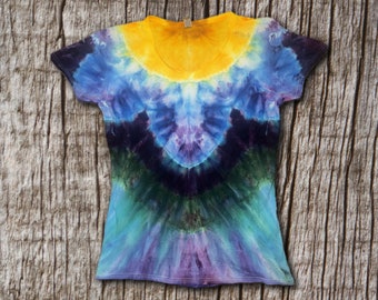 Chemise effet tie-dye Forget-Me-not - Collecte de fonds pour un organisme de bienfaisance - Fait main et personnalisable - Vêtements uniques et vibrants pour l'été printemps-été