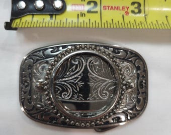 Hebilla de cinturón vintage con grabado occidental, diseño de pergamino en tono plateado, estilo vaquero