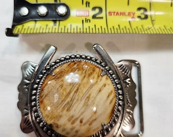 Hebilla de cinturón vintage estilo western con herradura y centro de asta sintética, estilo vaquero rodeo, tono plateado