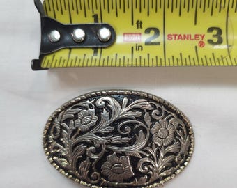 Hebilla de cinturón vintage con diseño floral del oeste, fabricada en EE. UU., tono plateado, grabada, estilo rústico campestre de vaquera.