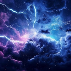 Può includere: Un cielo notturno drammatico con nuvole blu scuro e viola e fulmini bianchi brillanti.