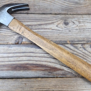 Vintage Master Mechanic F16 Claw Hammer w/ Wood Handle - 16 OZ Carpentry Hammer