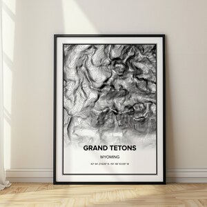 Grand Tetons Wyoming Topographische Karte Wind National Park Wandkunst Karte Home Office Dekor Minimalistische Topographie aller 3 Gipfel von Grand Tenton
