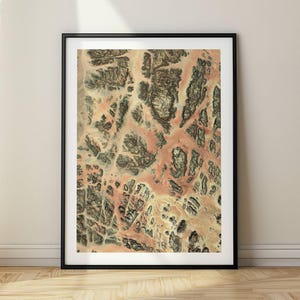 Mapa de satélite personalizado com terreno e estradas aprimorados para qualquer lugar do mundo Ideia de presente de arte de parede para impressão em tela emoldurada em casa e escritório