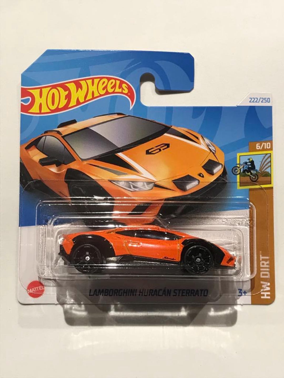 Hot Wheels Lamborghini Huracán Sterrato HW Drift 6/10 (222/250) HRY87 Naranja 2024 + Protector Frikimonkey – Edición Limitada Escala 1:64, Short Card