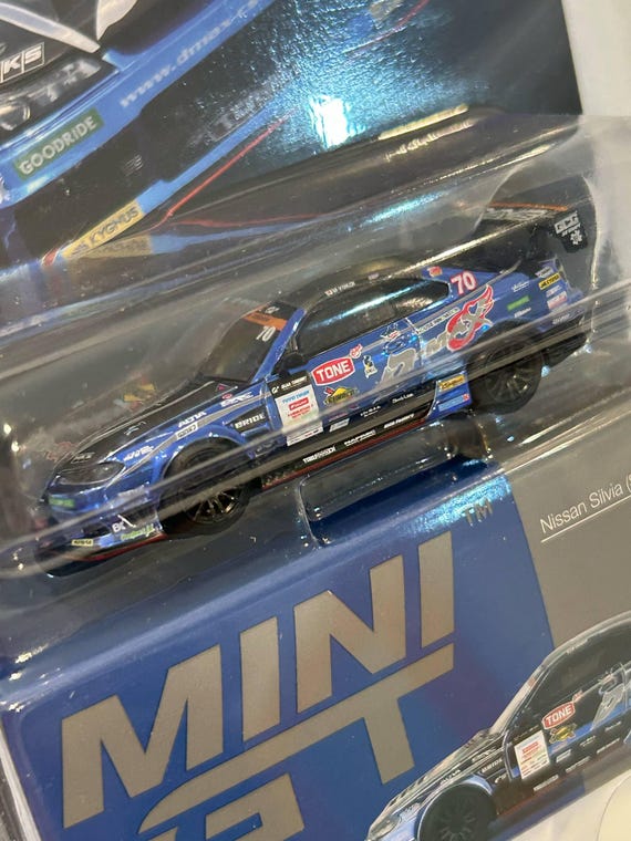 ミニGT 1/64 2023 日産 シルビア S15 D-MAX #70 D-MAX レーシング 2023