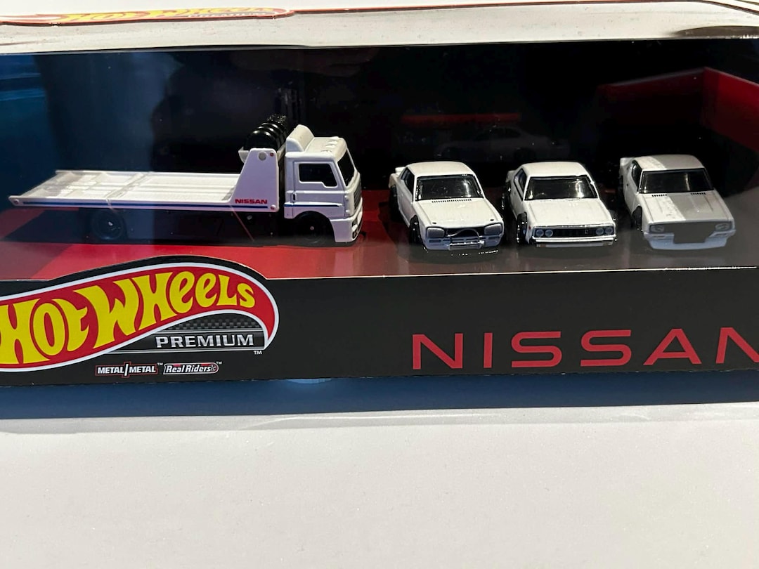 Hot Wheels HW Real Riders Nissan Set Diorama Nissan Skyline Fleet