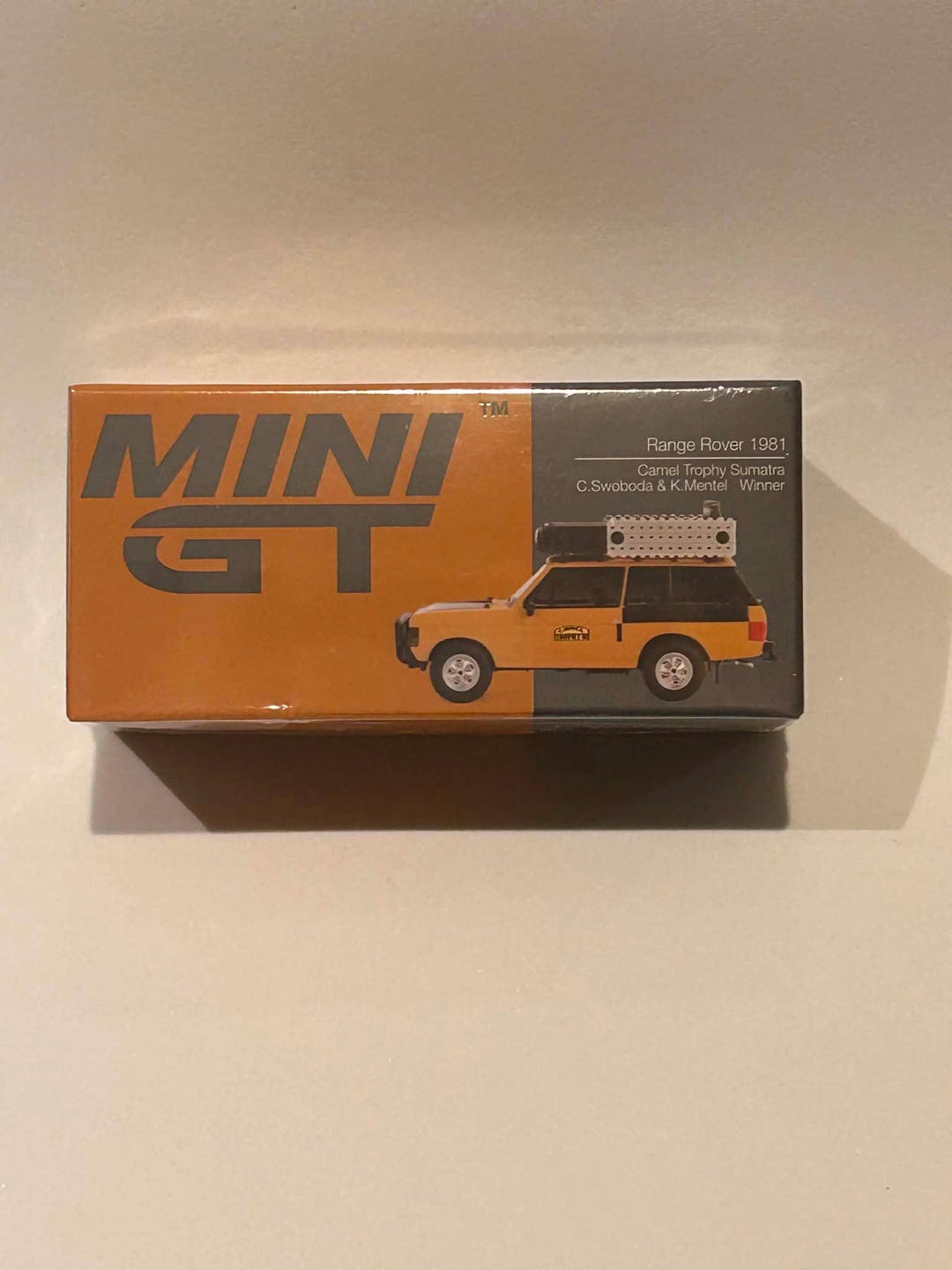 Range Rover First Edition ミニチュアカー　限定置物 Mini GT 1/64 1981 Range Rover C.swoboda & K. Mentel Winner Camel