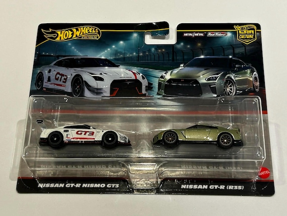 Hot Wheels HW Nissan GT-R Nismo GT3 Plus Nissan GT-R R35 Real