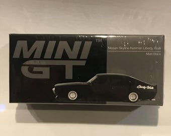 Mini GT Bentley Flying Spur Neptune - MGT00351 1:64 Diecast Car
