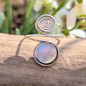 Perlmutt Spiralring, Uni size, Muschel, Shell, Perlmutt, Spirale, Statement, Fuer Sie, Muttertag, Geschenk, 925er, verstellbar