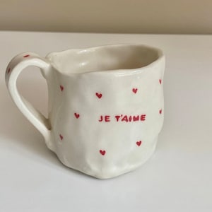 Liebestasse - Zierliche Herz-handgemachte Keramik | Handgemalter Kaffee | Tee | Liebe | je t’aime | Geschenk