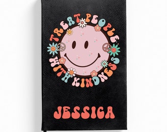 Tratar a las personas con amabilidad diario, diario retro, diario de cuero personalizado, diario personalizado, regalo de diario, diario de cuero vegano