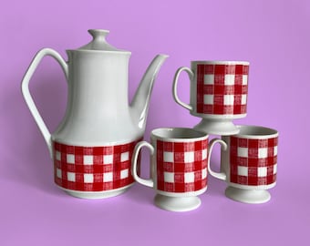 Vintage Tea Pot and Mugs, Made in Japan, Porcelain Tea Pot, Red Tea Set, Vintage kitchen Sets