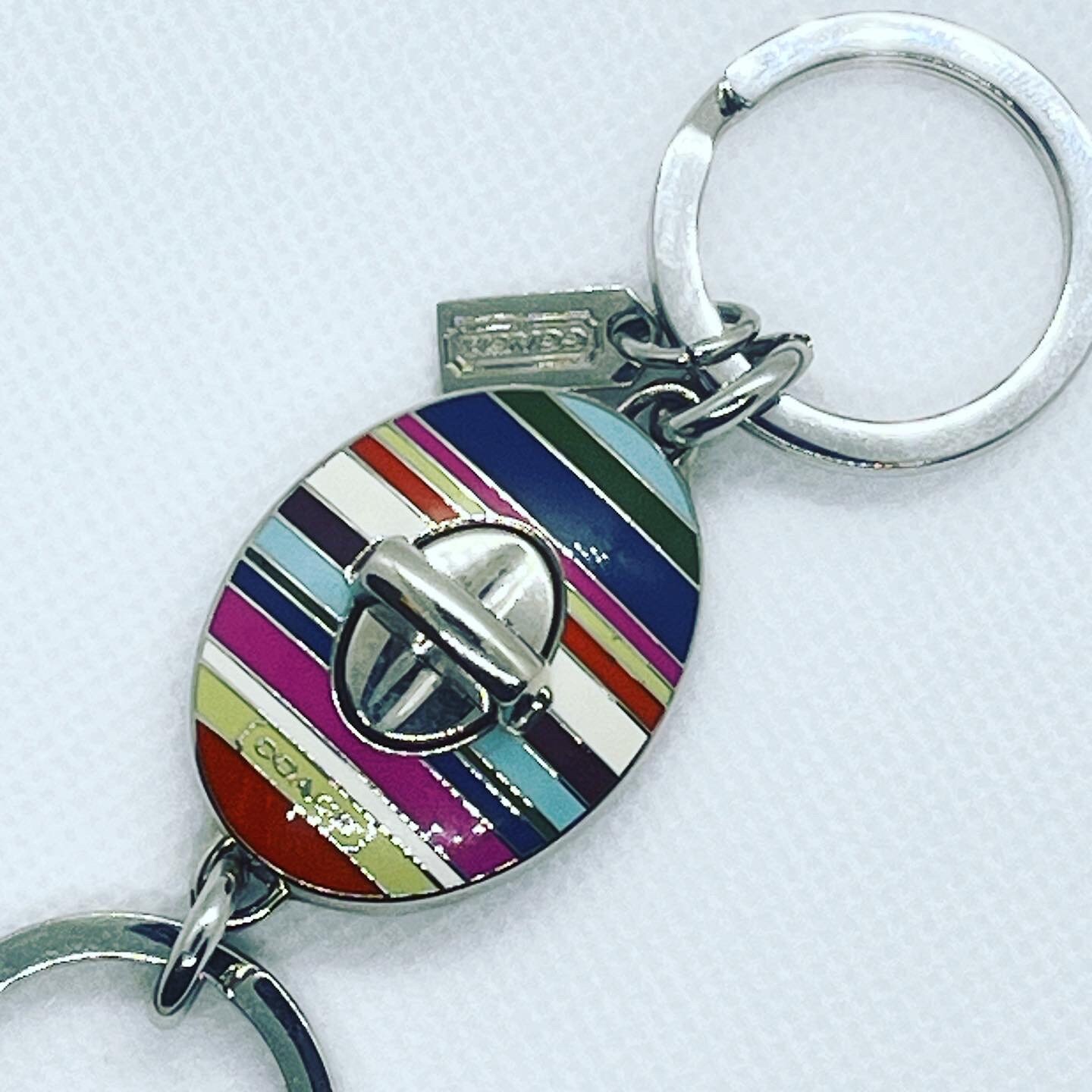 Coach turnlock deals valet keychain