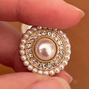 Gouden knopen met parels en strass – decoratieve versieringen, set van 5