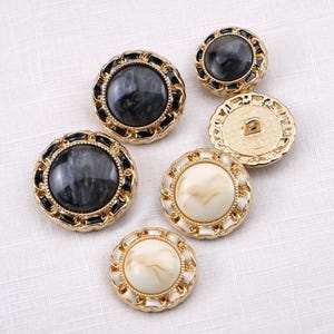 Botones de perlas con vástago dorado para chaquetas y abrigos – Botones de lujo vintage con borde de cadena – Juego de 6 botones de costura de estilo diseñador