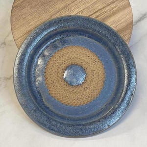 Blue Pottery Grating Plate – Handmade Garlic & Ginger Grater, Compact Kitchen Tool, Durable Pottery