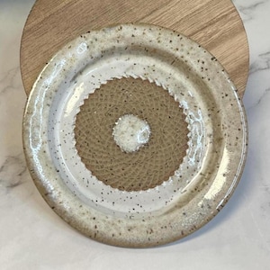 White Pottery Grating Plate – Handmade Garlic Ginger Citrus Grater, Compact Pottery Kitchen Tool, Rustic Decor, Durable & Functional