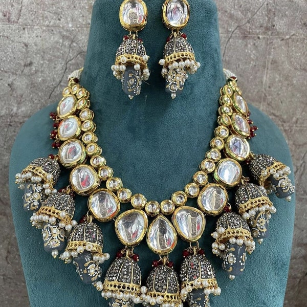 Sabyasachi designer kundan set, green kundan bridal set, kundan bridal necklace set, customizable kundan bridal sets, Royal kundan sets